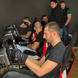 Преминете границите на скоростта с "VR Racing в Пловдив" Преминете границите на скоростта с "VR Racing в Пловдив"