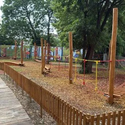 Игра, пица и сладолед - щуро забавление за деца от 2-12 г. в Приключенски парк Юнак Игра, пица и сладолед - щуро забавление за деца от 2-12 г. в Приключенски парк Юнак