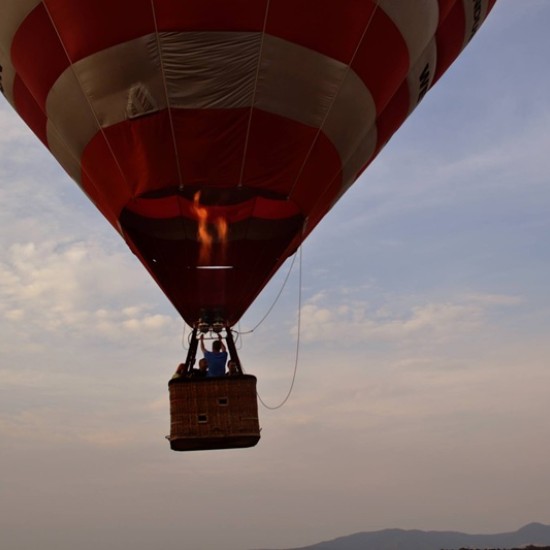 Fly high in the company of a loved one with a VIP balloon flight for two in Eastern Bulgaria with a location of your choice from Makaroon Fly high in the company of a loved one with a VIP balloon flight for two in Eastern Bulgaria with a location of your choice from Makaroon