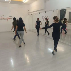 Индивидуален урок по гръцки танци за един човек