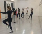 Усетете ритъма на Гърция с посещение за двама в група по гръцки танци от Makaroon Усетете ритъма на Гърция с посещение за двама в група по гръцки танци от Makaroon