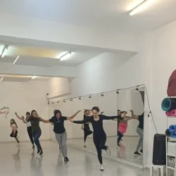 Индивидуален урок по гръцки танци за двама Индивидуален урок по гръцки танци за двама