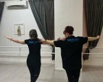 Усетете ритъма на Гърция с посещение за двама в група по гръцки танци от Makaroon Усетете ритъма на Гърция с посещение за двама в група по гръцки танци от Makaroon
