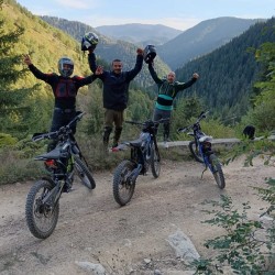 В магията на планината: Двучасов тур с електрически мотор за един човек край Смолян В магията на планината: Двучасов тур с електрически мотор за един човек край Смолян