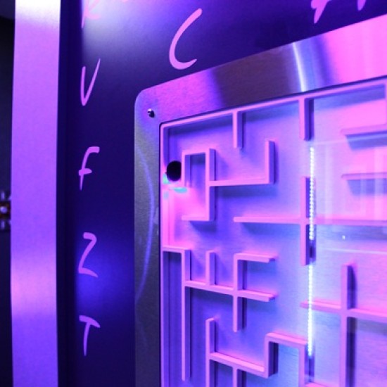 Потопете се в един свят на мистерии с Ескейп стая Тайната на Криптос от Makaroon