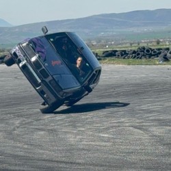 Adrenaline and spectacle: Stunts on two tires with a car for two Adrenaline and spectacle: Stunts on two tires with a car for two