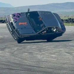 Бързи и яростни: Каскади на две гуми и дрифт шоу за двама