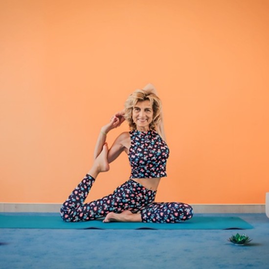 Подарете си усещане за свобода и лична сила с Индивидуална аеро йога практика край Варна от Makaroon