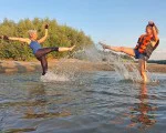 Впуснете се в едно незабравимо водно приключение с еднодневен Каяк тур по избор за двама от Makaroon Впуснете се в едно незабравимо водно приключение с еднодневен Каяк тур по избор за двама от Makaroon