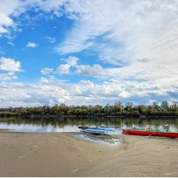 Двудневен каяк тур по избор за един човек край Свищов