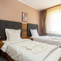 Уикенд за двама + 1 дете на брега на яз. Доспат Уикенд за двама + 1 дете на брега на яз. Доспат