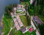 Насладете се на пълен релакс и красиви гледки с нощувка за двама на брега на яз. Доспат от Makaroon