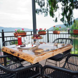 Нощувка за двама + 1 дете на брега на яз. Доспат  Нощувка за двама + 1 дете на брега на яз. Доспат