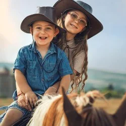 Разходка с кон за двама сред природата в Радомир - 30 мин.