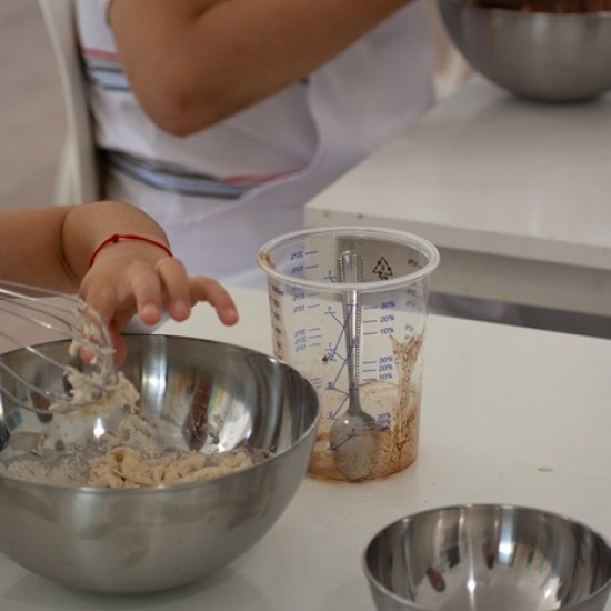 Игри, забавления и творчество с брашно с Месетерапия за деца от Makaroon Игри, забавления и творчество с брашно с Месетерапия за деца от Makaroon