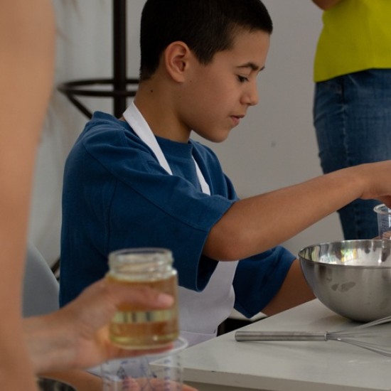 Игри, забавления и творчество с брашно с Месетерапия за деца от Makaroon Игри, забавления и творчество с брашно с Месетерапия за деца от Makaroon