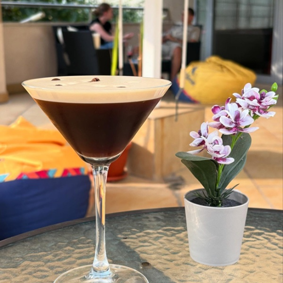 Fun and relaxation with a cocktail and hookah for three at the Hookah Bar Terrace from Makaroon Fun and relaxation with a cocktail and hookah for three at the Hookah Bar Terrace from Makaroon