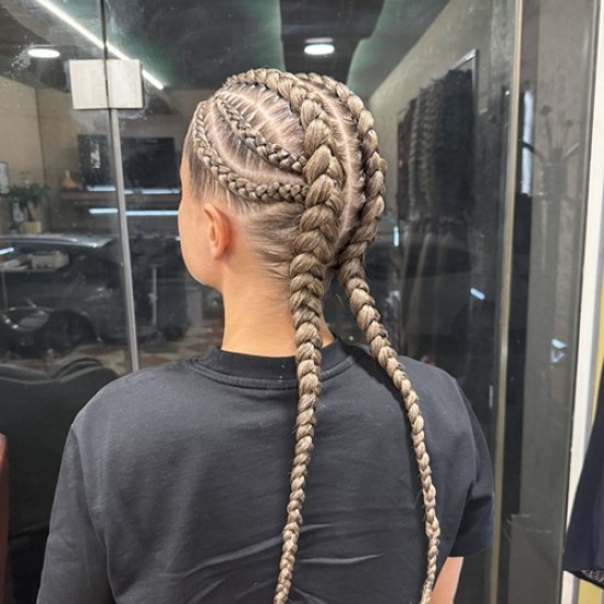 Внесете свежест и вдъхновение във визията си с нова прическа с плитки от Makaroon