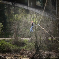 Преминаване през въжена градина и тролей за един човек в района на Симитли Преминаване през въжена градина и тролей за един човек в района на Симитли