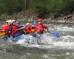 Впуснете се в едно истинско приключение по вода с Рафтинг по р. Искър от Makaroon