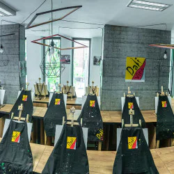 Арт Терапия: Рисуване на по чаша вино Арт Терапия: Рисуване на по чаша вино