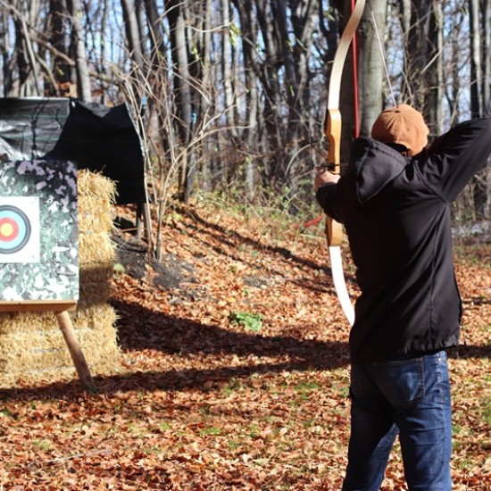 Подарете си ден сред природата с барбекю и стрелба с лък край Ихтиман от Makaroon