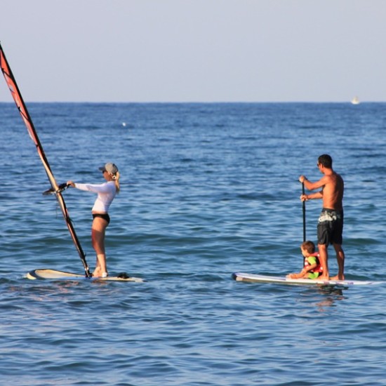 Turn your summer vacation into an adventure with a windsurfing, kitesurfing, SUP or kayaking lesson from Makaroon Turn your summer vacation into an adventure with a windsurfing, kitesurfing, SUP or kayaking lesson from Makaroon