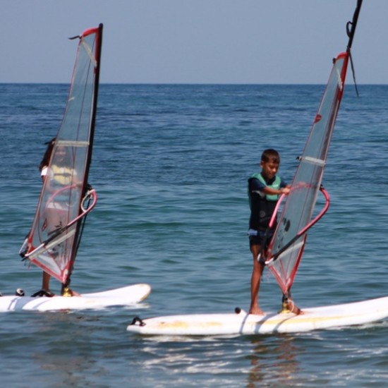 Turn your summer vacation into an adventure with a windsurfing, kitesurfing, SUP or kayaking lesson from Makaroon Turn your summer vacation into an adventure with a windsurfing, kitesurfing, SUP or kayaking lesson from Makaroon