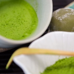  В сърцето на Япония с Дегустация за двама на 5 вида от емблематичния японски чай матча в ТеаТоріa