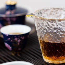 Дегустация на 3 вида китайски чай за двама в ТеаТоріа - среща на традиции и изкуство 