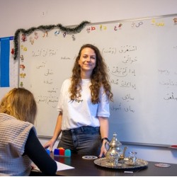 Уъркшоп по арабски език + ориенталска почерпка за един човек в Седефеното кралство