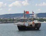 Подарете си една необикновена морска разходка за двама с кораб Св. Тома край Варна от Makaroon Подарете си една необикновена морска разходка за двама с кораб Св. Тома край Варна от Makaroon